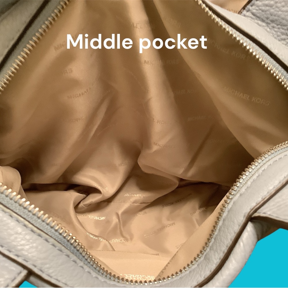 Michael Kors Light Blue Leather Shoulder Bag.
Has 3 sections for lots of storage - Picture 7 of 10